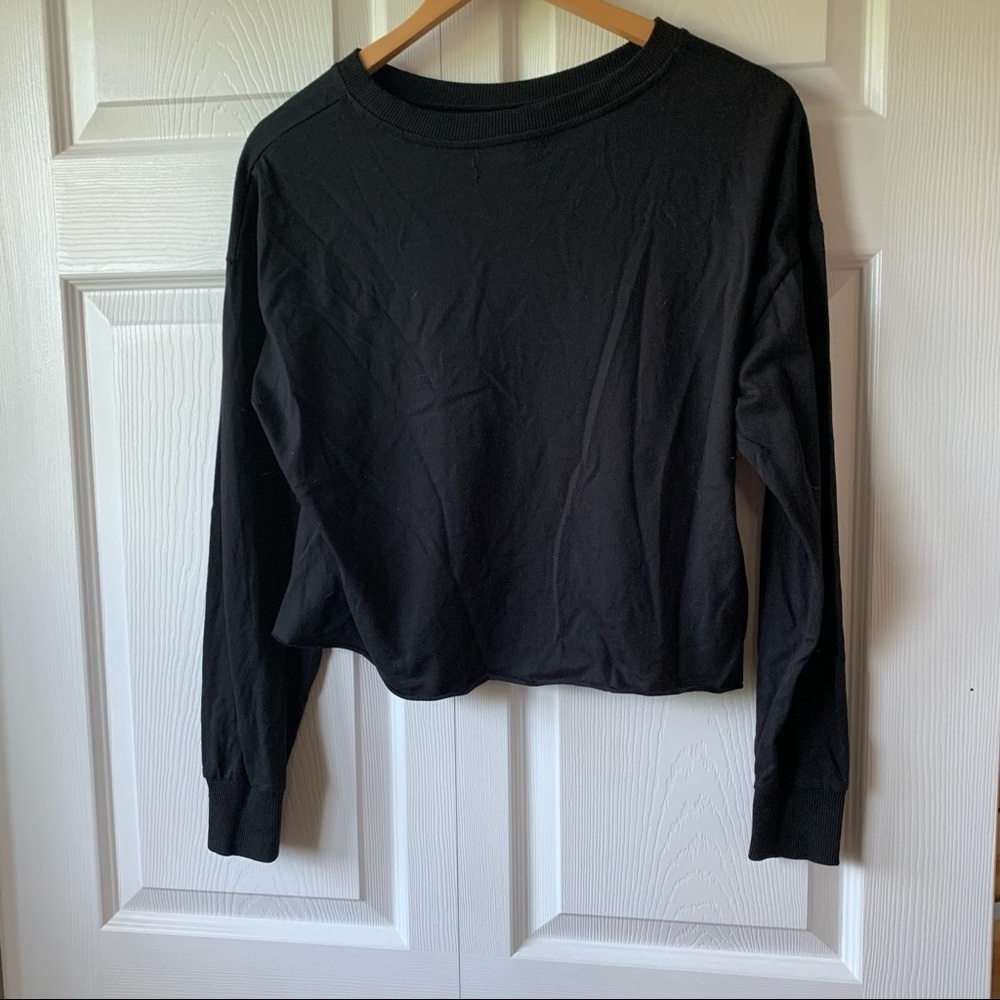 Sassy black crop top long sleeve shipping size medium - Picture 6 of 10